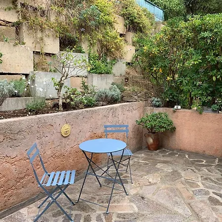 Maison Soignee Avec Grand Jardin Et Terrasse - - Fr-1-308-159 Le Lavandou